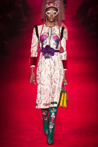 Look 11